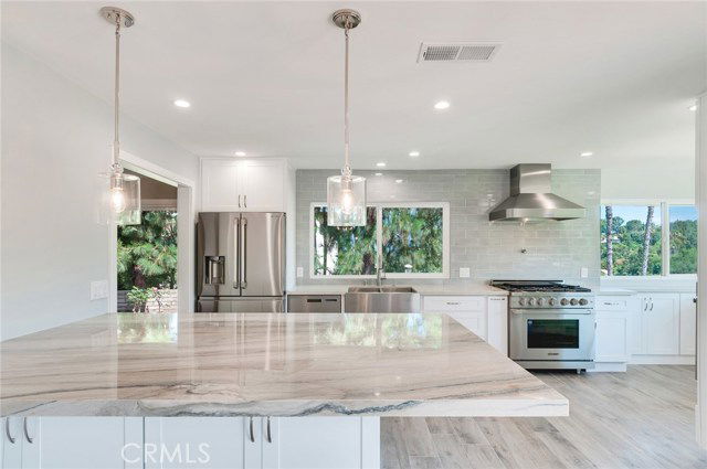 Building Photo - 11761 Highview Dr