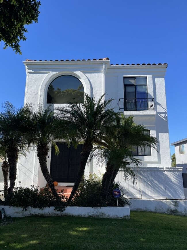 Building Photo - 107 S Lucia Ave