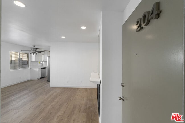 Photo - 13046 Moorpark St Unit 204