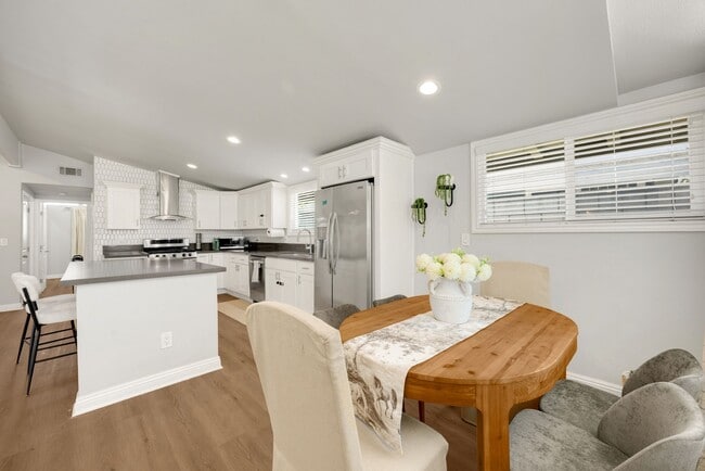 Photo - 1048 N Hermosa Dr