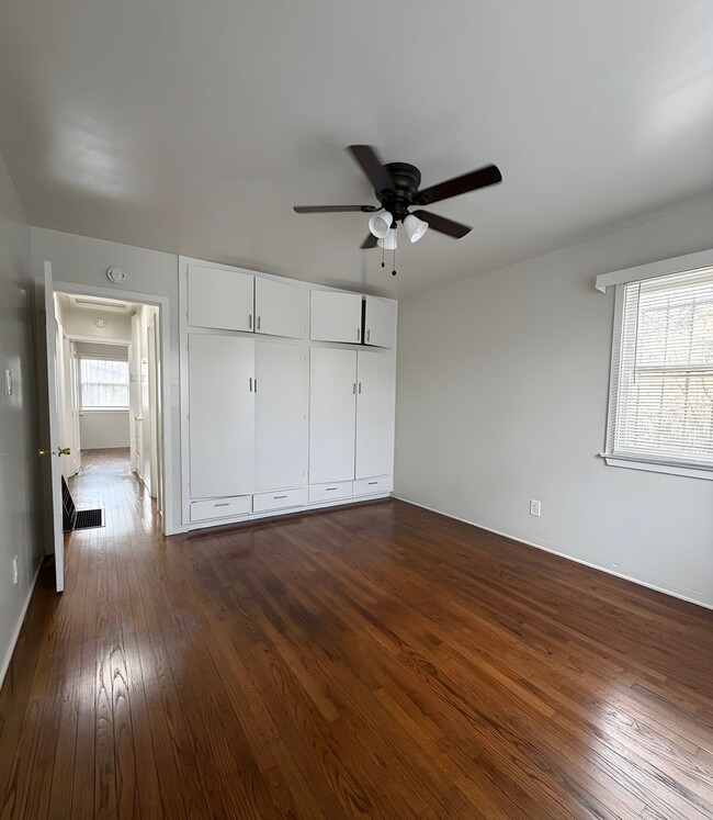 Photo - 231-233 W. 81st St. Unit 231