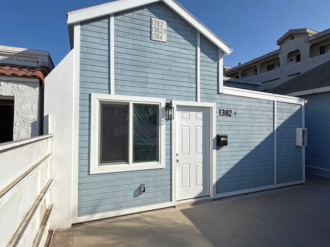 Building Photo - 1382 Molino Ave Unit A