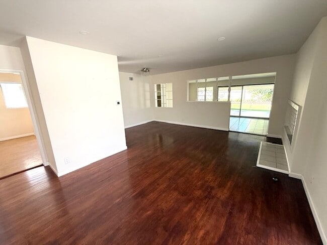 Photo - **LA MIRADA** Beautifully Maintained 3-Bed...