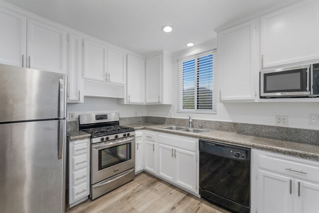 Photo - 506 Palm Ave Townhome