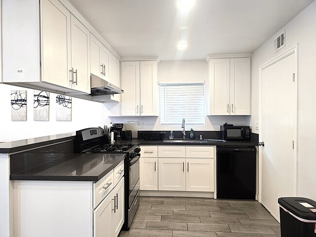 Photo - 123 E Bennett Ave Unit A