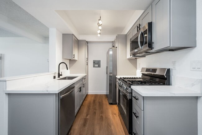 Photo - the HIVE @ Ackerfield (5565 Ackerfield)