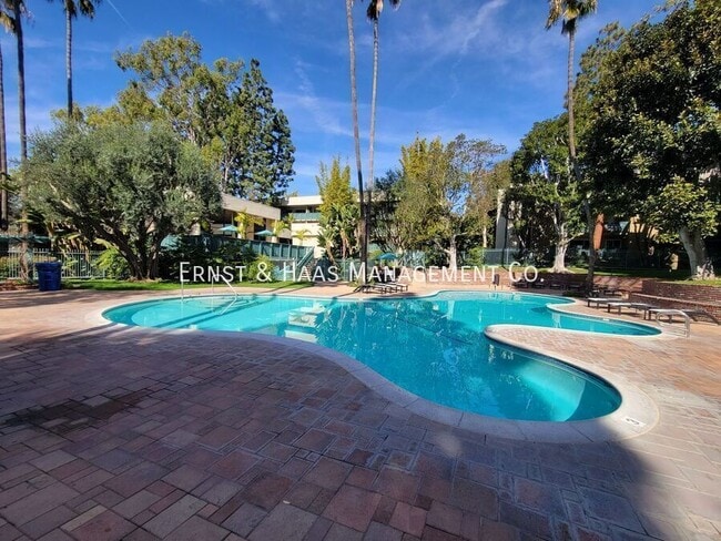 Building Photo - 448 N Bellflower Blvd Unit #204