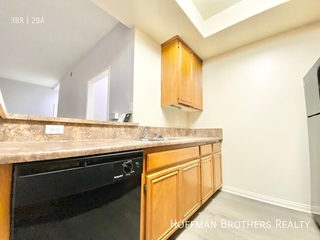 Photo - 3625 Jasmine Ave Unit 201