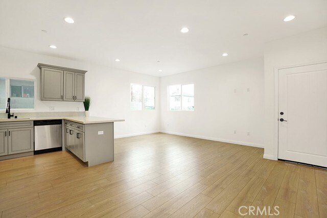 Photo - 5729 Willowcrest Ave Unit 5729