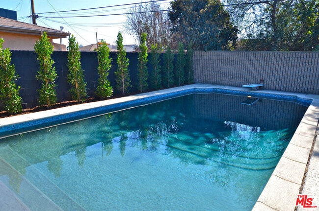 Photo - 3116 W 81st St