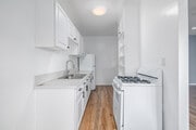 Studio - 655SF - Kitchen - 601 N Rossmore Ave.