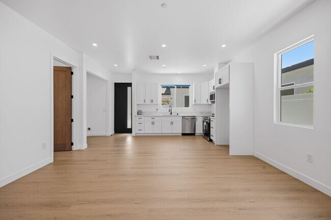 Photo - 7649 Melvin Ave