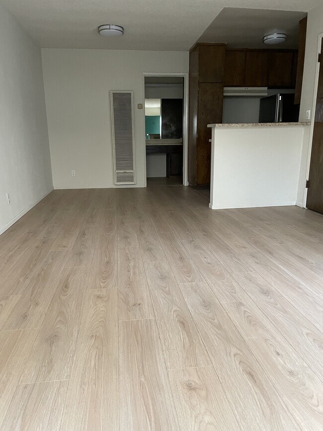 Photo - 15001 Condon Ave