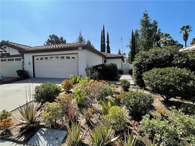 Building Photo - 2668 Hacienda Dr