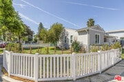 Photo - 715 S Lake St House