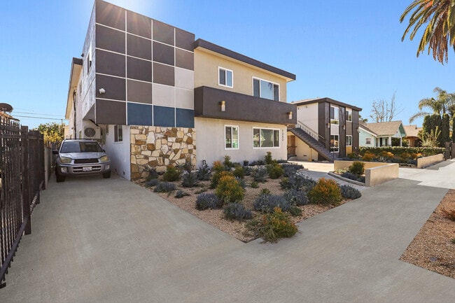 Photo - 1352 W. 36th St.