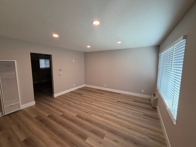 Photo - 2610 Phipps Ave Unit #B