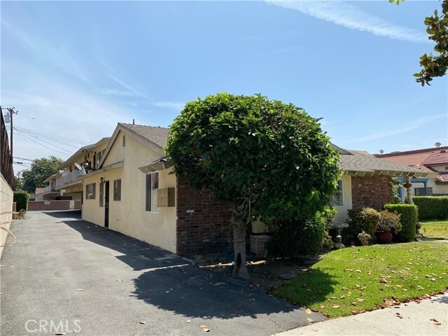 Building Photo - 320 N Stoneman Ave Unit E