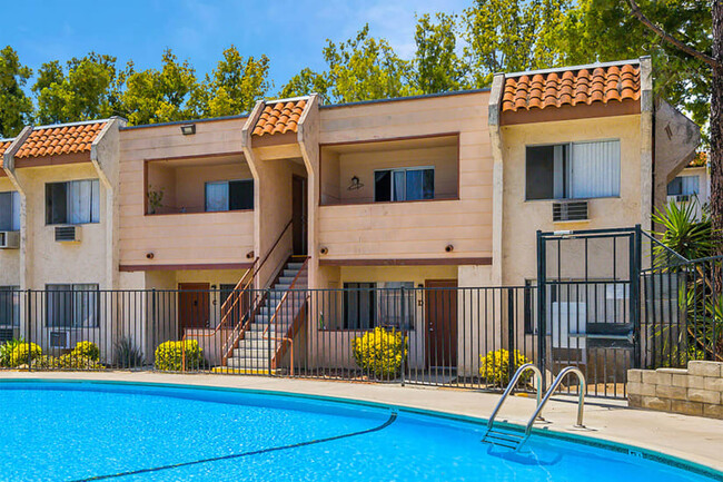 Pine View - Pine View Apartments