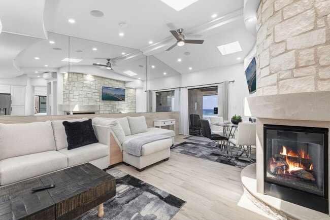 Photo - Fully Furnished Oceanfront Condo on Mission Beach Boardwalk