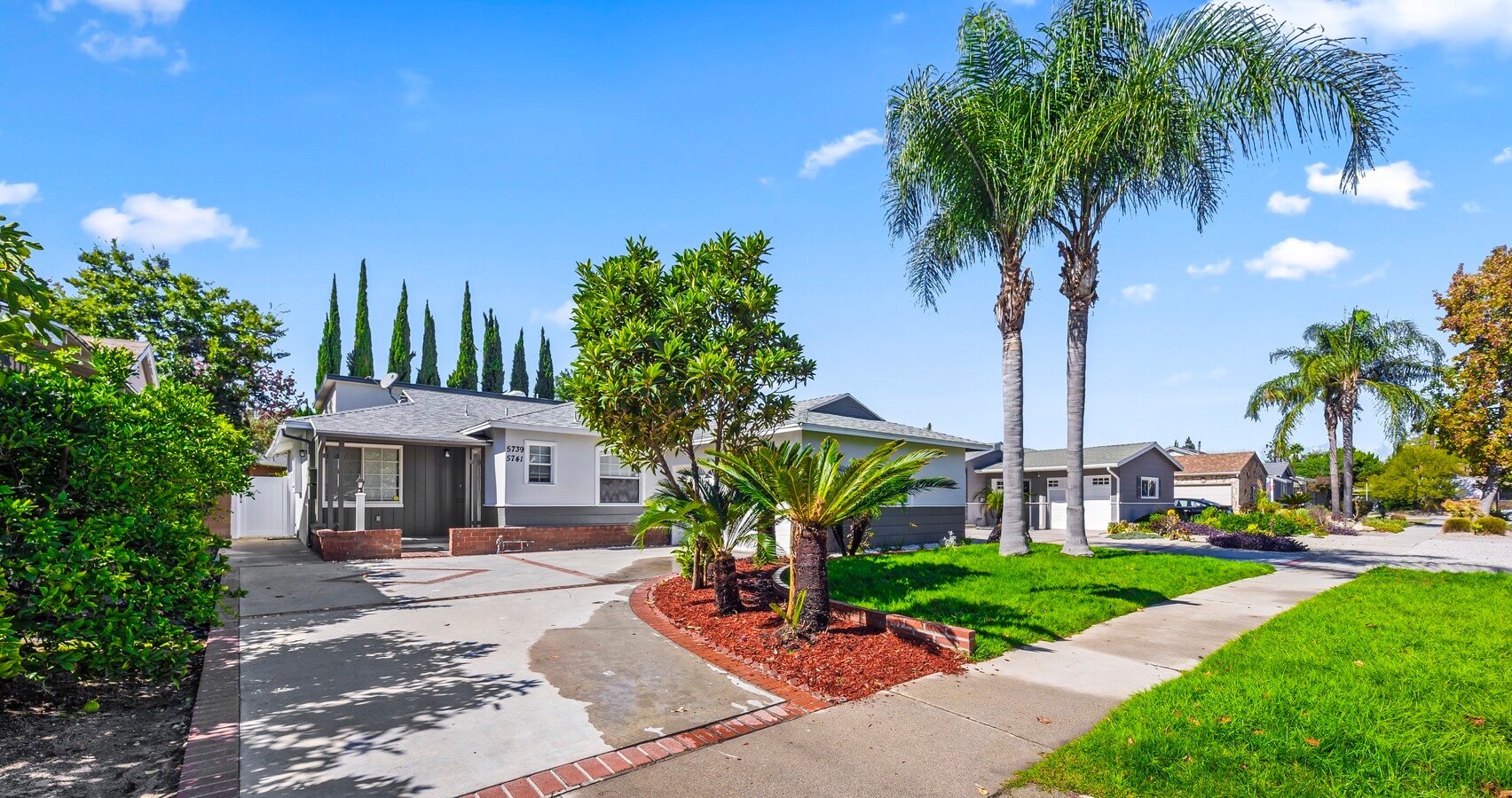 Photo - 5739 Simpson Ave