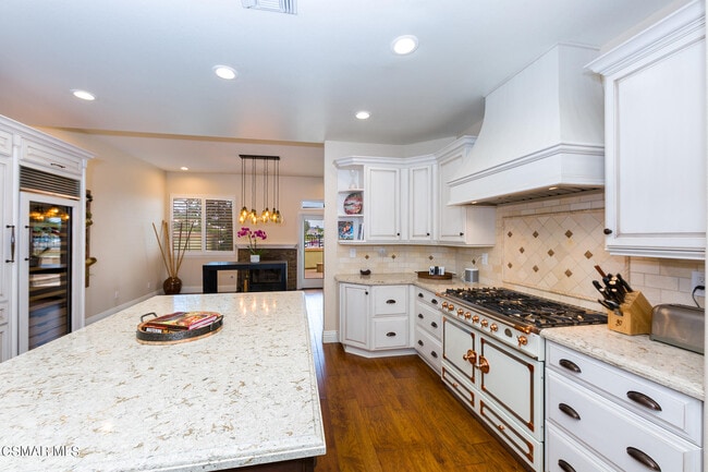 Photo - 32201 Lakeport Dr