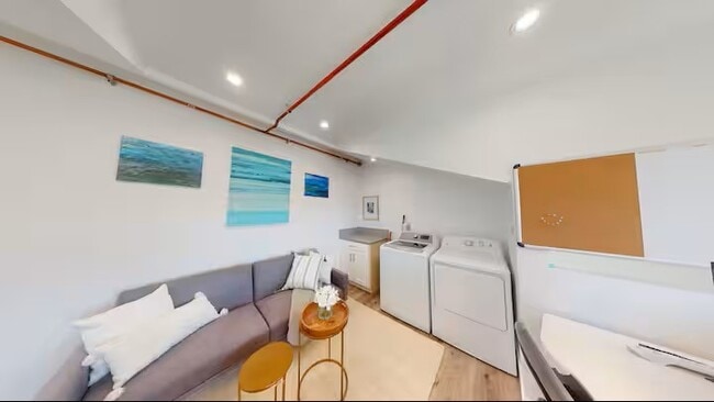 Photo - 3544 Barry Ave