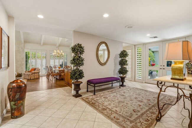 Photo - 5 Stanford Dr