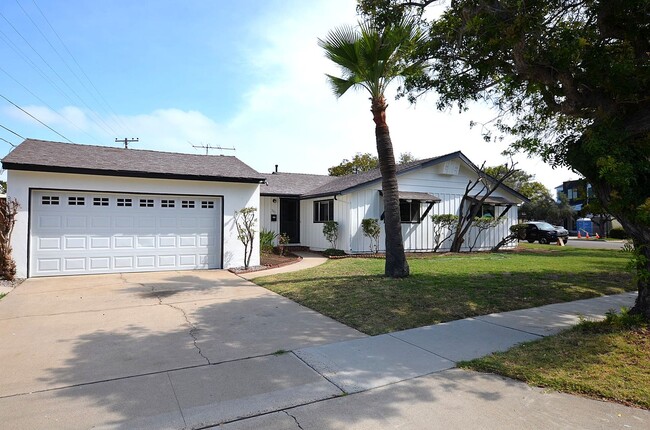 Building Photo - Single level Home