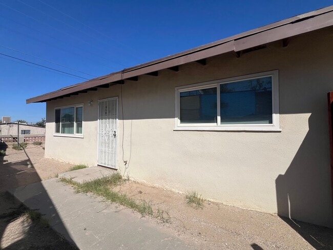 Building Photo - P056 Unit 919 CARSON