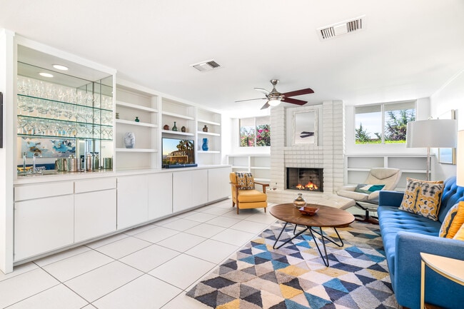 Photo - 215 Desert Lakes Dr