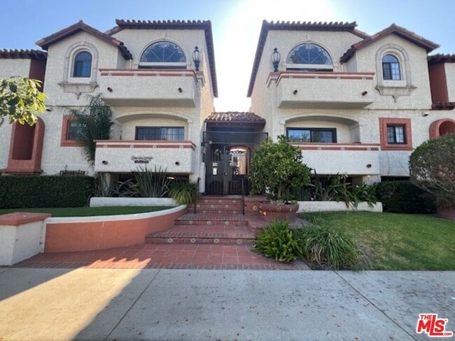 Building Photo - 3261 Sawtelle Blvd Unit 101 Rental