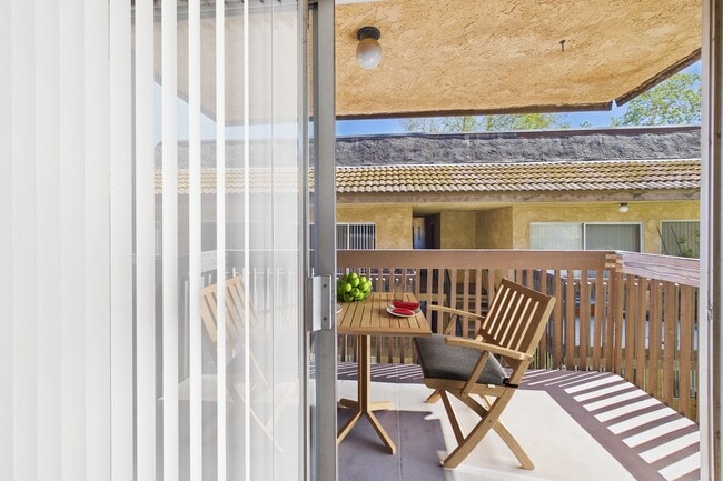 Photo - La Cresta Apartments