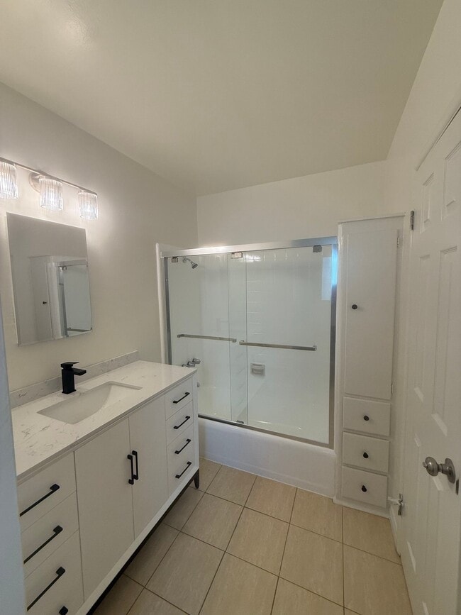 Photo - 1661 W 219th St Unit 3