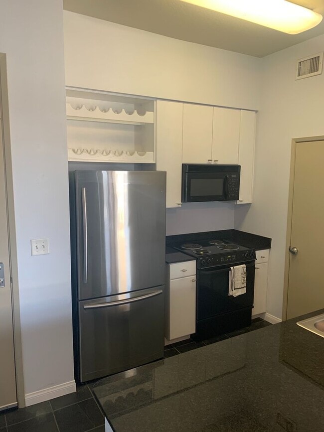 Photo - Beautiful 2 Bed + 2 Bath Long Beach Condo ... Unit 418