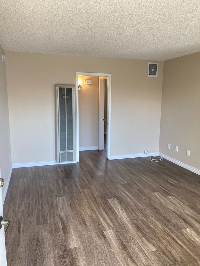Photo - Upgraded 1 Bed/1 Bath in University Heights Unit B10