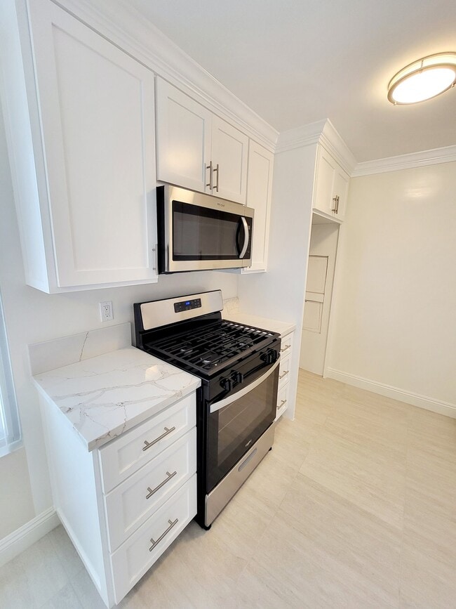 Building Photo - 8919 Longden Ave