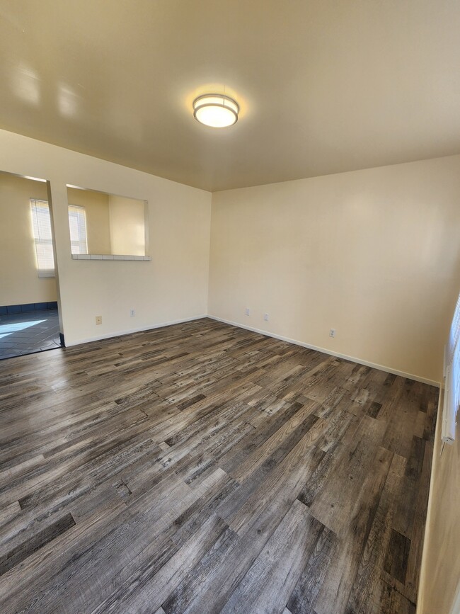 Building Photo - 1450 W 220th St