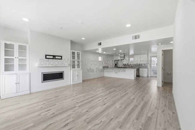 Building Photo - 3740 Third Avenue