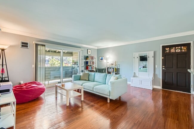 Photo - MOVE IN SPECIAL $1000 FOR FIRST MONTH!!!!...