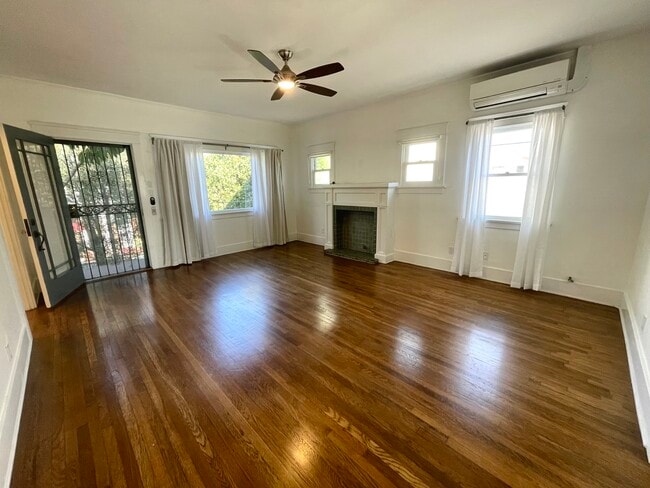 Living room - 3218 E 2nd St Unit 3218 Upper