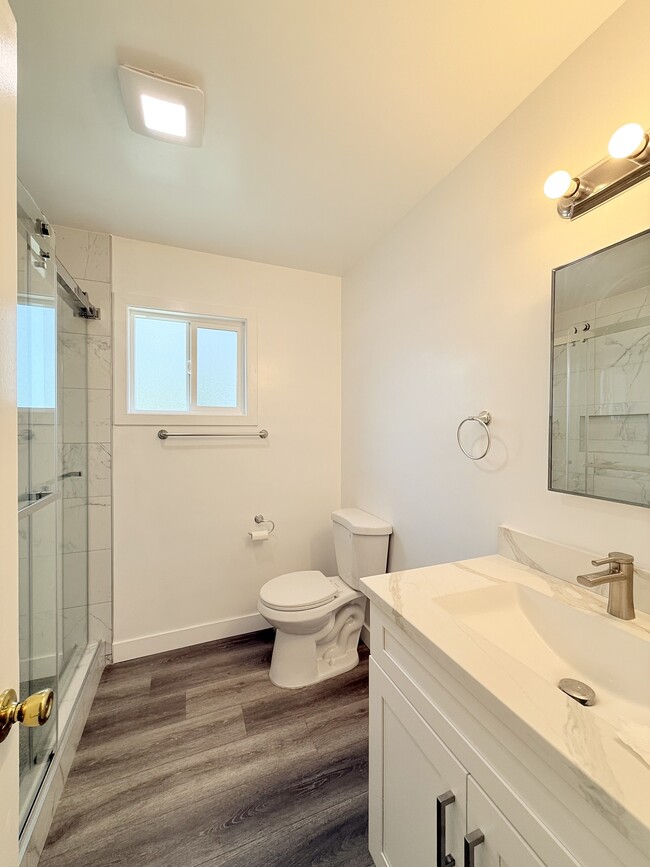 Bathroom - 5332 Rosemead Blvd Unit 2