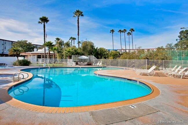 HEATED Saltwater pool - 3050 Rue Dorleans Unit Rue D'O condo