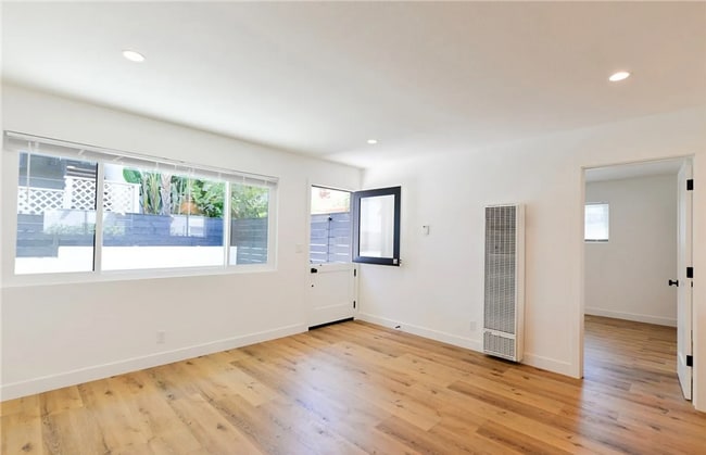 Photo - Unit B Unit B