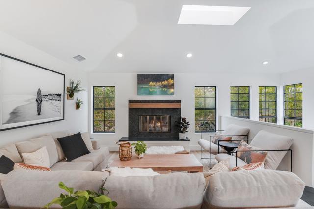 Photo - 141 N Acacia Ave