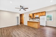Photo - 1427 W Parade St Unit 04