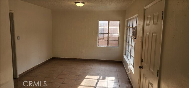 Photo - 1143 N Mayfield Ave