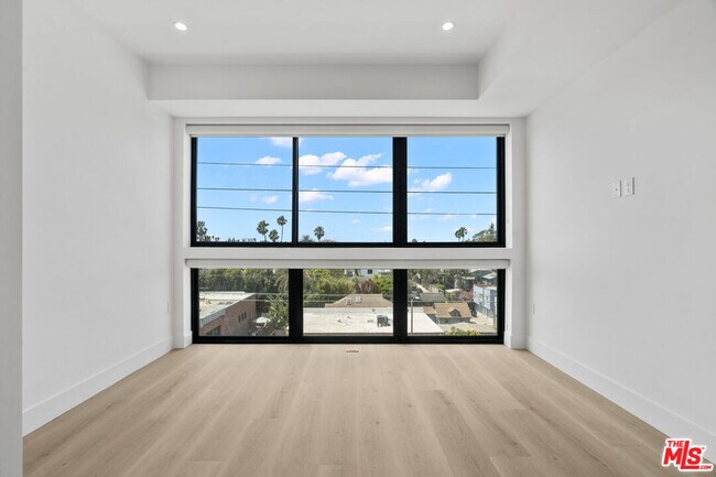 Photo - 1808 Lincoln Blvd Unit 204