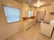 Photo - 1042 W 7th St