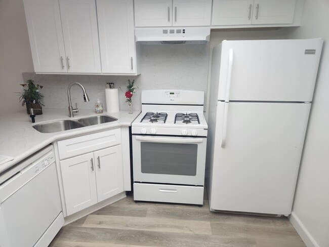 Photo - 718 S Howard St